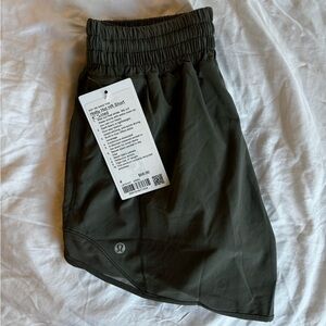 Lululemon Hotty hot shorts high rise 4”